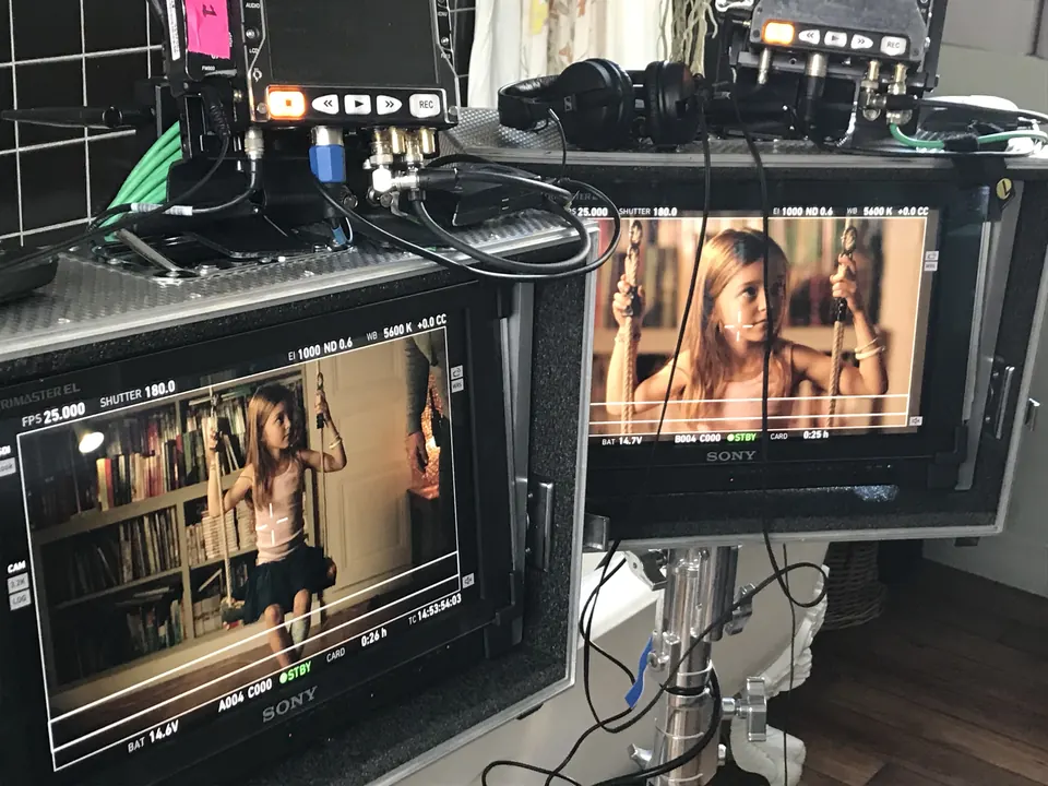 Manon Maindivide on the set of the commercial Danone - photo 1