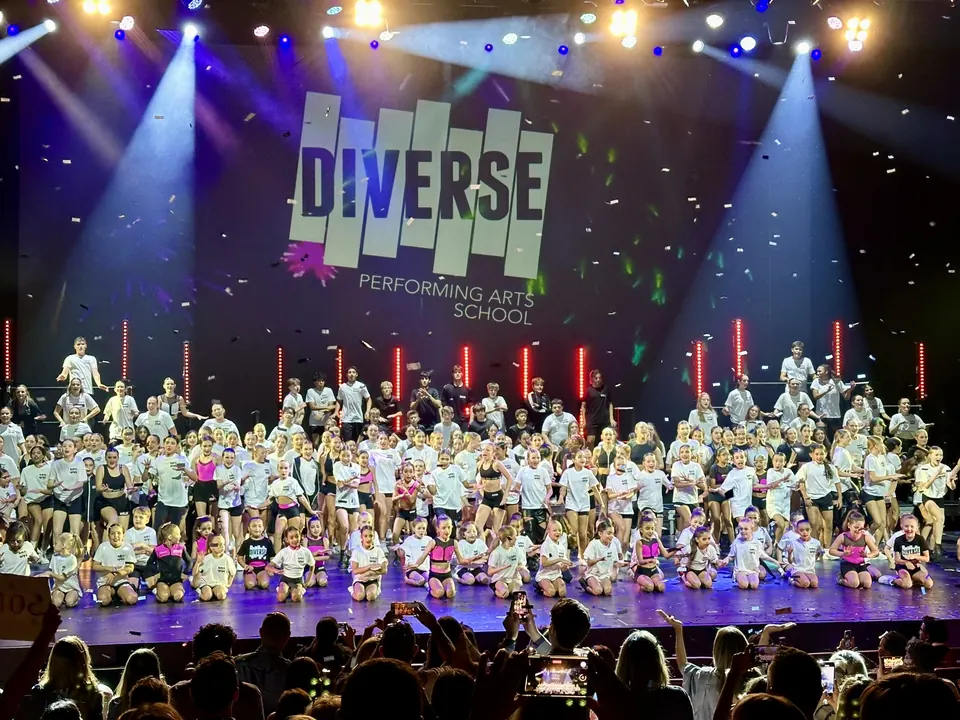 Manon Maindivide performing in Diverse Dubai Opera show 2024 - photo 2
