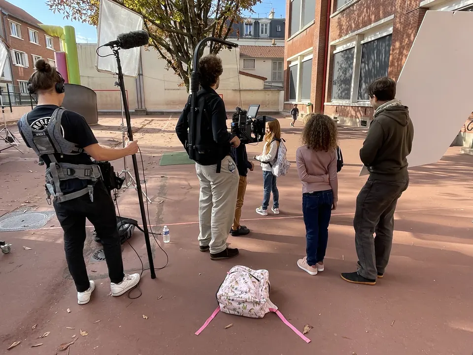 Manon Maindivide on the set of the commercial Gulli Parc - photo 1