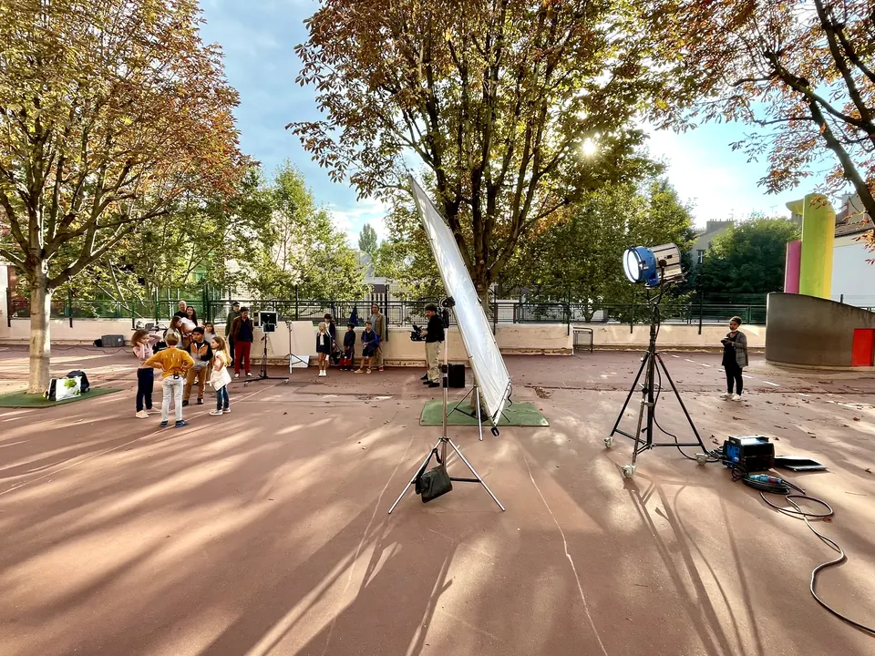 Manon Maindivide on the set of the commercial Gulli Parc - photo 4