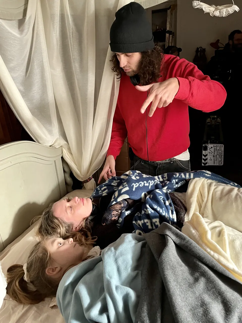 Manon Maindivide on the set of Pill as Louise - photo 2