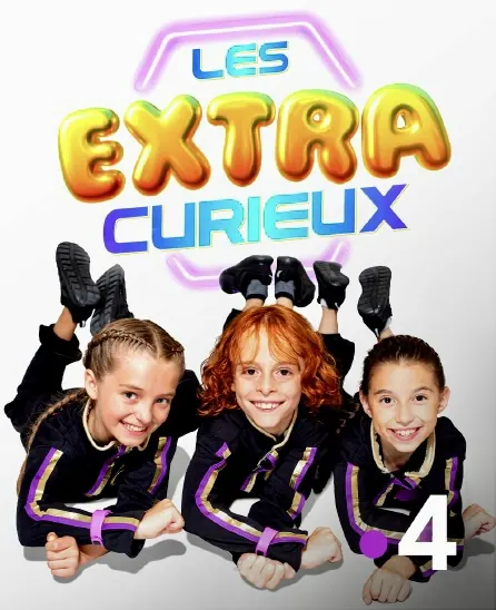 Manon Maindivide on the set of The Extra Curious - Season 1 as Self (co-presenter) (2022)
