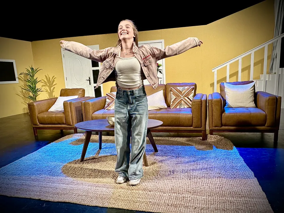 Manon Maindivide on stage in The UNfriend as Rosie - photo 3